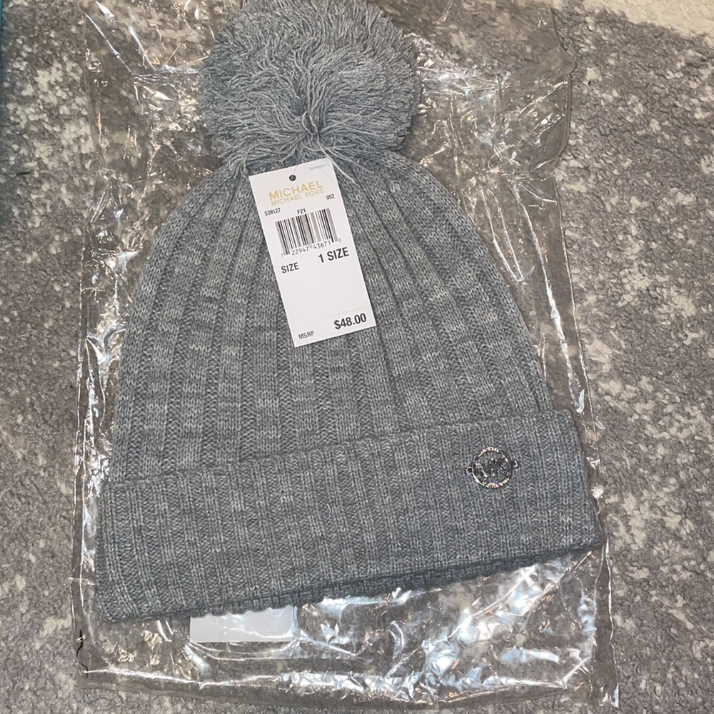 Michael Kors gray hat NWT